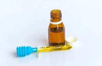 Sirop et gouttes multivitaminés